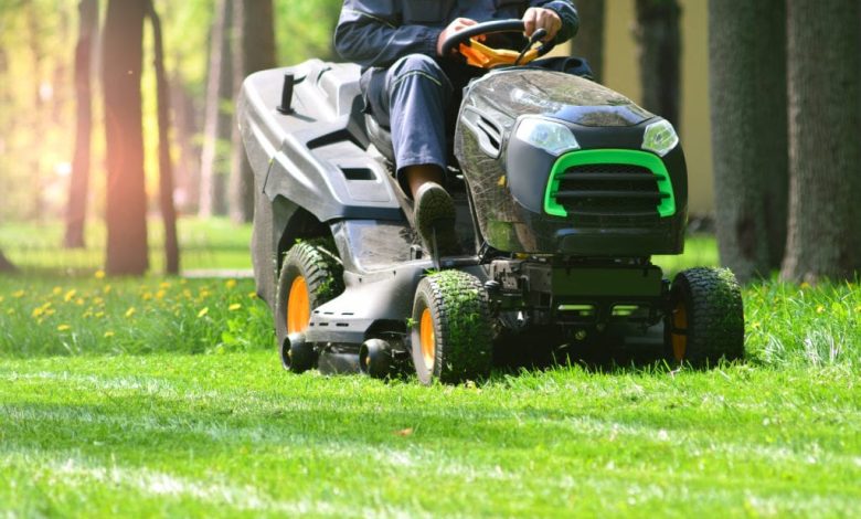 How to Choose the Perfect Small Riding Lawn Mower?