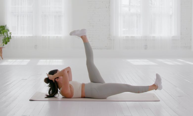 This 10-Minute Oblique Workout Will Secretly Hit Every Single Muscle In Your Core