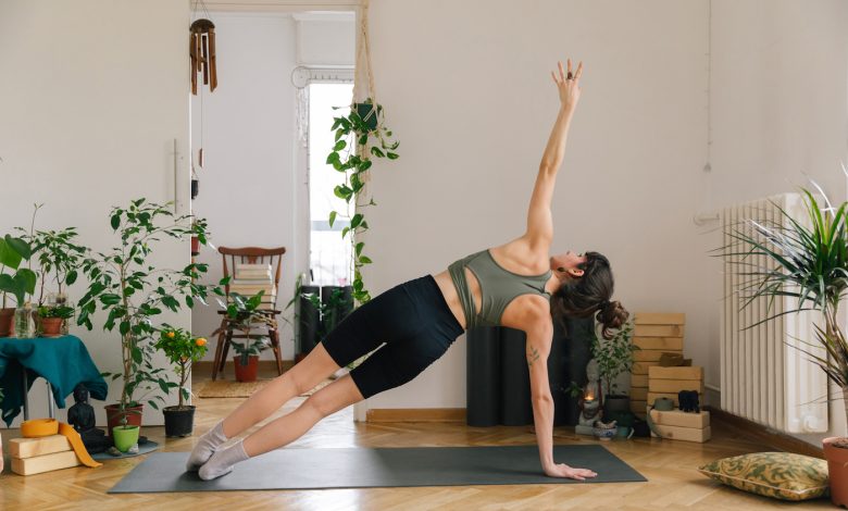 This Beginner-Friendly Pilates Plank Series Works Your Body From Every Angle