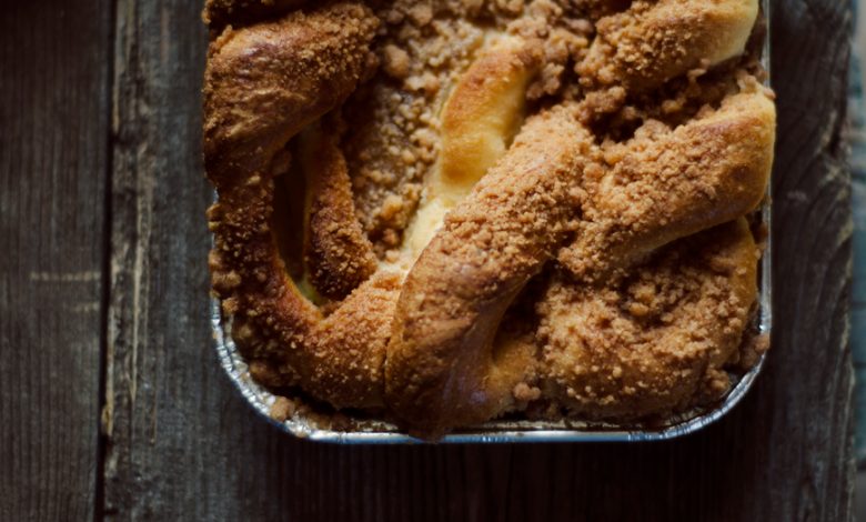 This Easy Vegan Apple Spice Cake Recipe Is a Must-Have for Cozy Breakfasts To Come