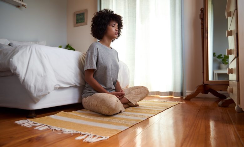 3 Tips for *Actually* Enjoying Meditation, According to an Instructor Who Used To Hate It