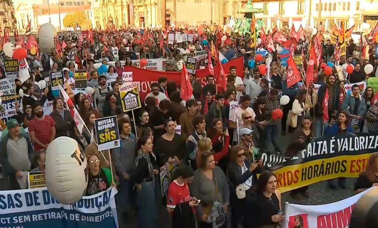 Thousands protest in two cities in Portugal to demand higher wages and pensions