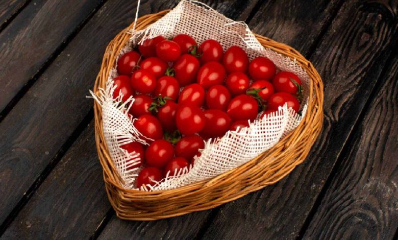 Tomato for period pain: 4 benefits of this delicious fruit for menstrual cramps