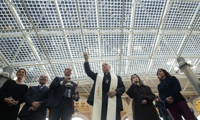 Vatican unveils photovoltaic roof as part of Pope's pledge to move to green energy