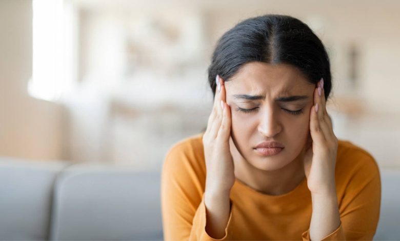 6 early migraine symptoms you should know to avoid an attack