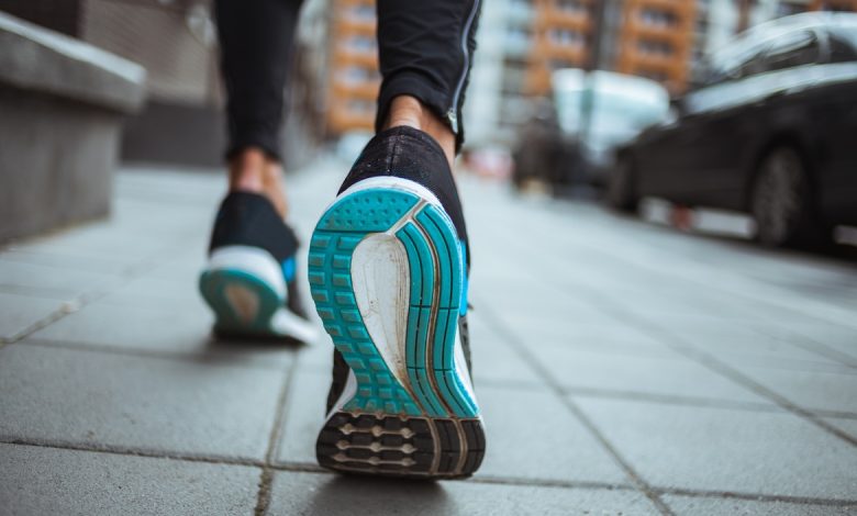 8 Unexpected Benefits of Walking Backward—aka the Latest Trend in Fitness