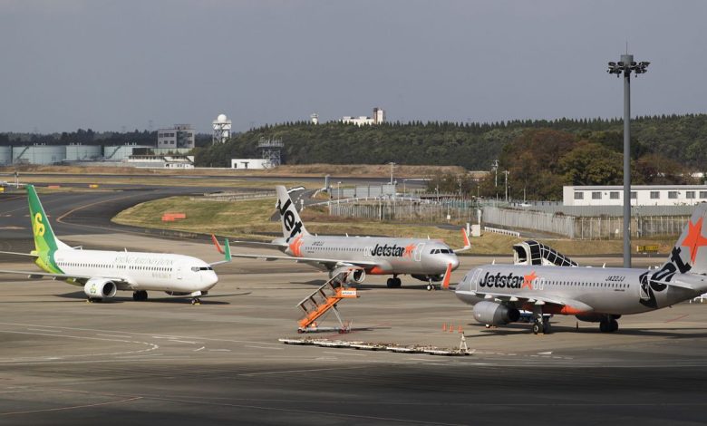 Plane passengers in Australia disarm teenager armed with shotgun