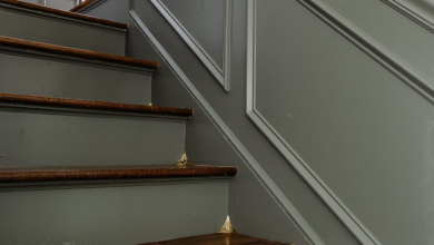 stair dust corners