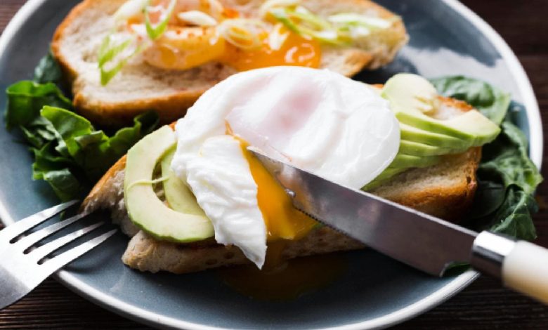 How to poach eggs perfectly: Tips for a protein-rich, restaurant-style meal