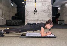 Want a stronger core? Try weighted planks to burn more fat and build muscles