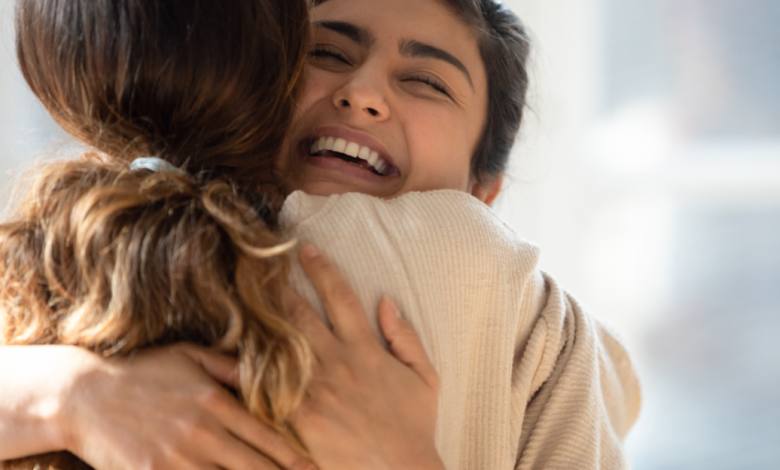 15 Thoughtful Gestures That Bring You Closer to Your Friends